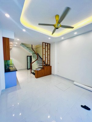 lạc long quân - 34m2x5 tầng - nhà mới, nội thất đẹp - gần ôtô- 8.49 tỷ