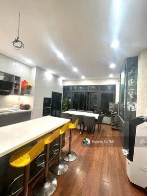 thiên đường kinh doanh!!! khu tt hầm+4 tầng, sát lê văn việt chỉ 18,6 tỷ thương lượng