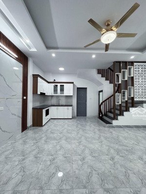 bán nhà thượng thanh thanh am nhà mới tinh, diện tích 30m x 5 tầng, thiết kế 3pn rộng rãi