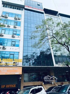 300m2 x 9 tầng - mặt phố víp hoàng quốc việt - toà building đẳng cấp - 9 tầng thang máy xịn - 2 tho