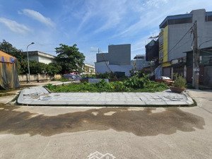 bán đất xuân phương, gần cđ fpt, đh công nghiệp, oto tránh, lô góc 3 mặt đường. dt 94,5m2*15.4 tỷ.