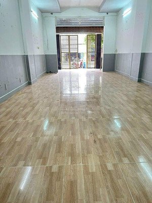 cho thuê nhà nguyên căn trệt lầu dt 125m giá 12tr đường d1 kdc vietsing vsip 1 lh 