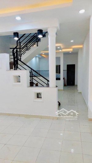 bán nhà 3 tầng btct, dt: 62m2, 3pn, 3wc, hxh sổ hồng riêng vuông a4, linh đông, thủ đức