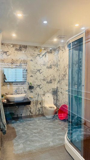 bán nhà mặt phố văn chương kinh doanh tốt 75m2x 7 tầng, cầu thang máy, nội thất toàn bộ là gỗ xịn