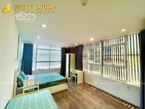 cho thuê căn hộ cửa kính lớn, full nội thất tân định q1 gần cv lê văn tám, đh kinh tế, cầu kiệu