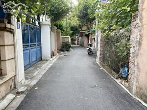 Bán nhà 3 tầng kiên cố 30,1m2, đầu Làng Cam, Phường Thuận An. Gần chợ, tiện ích đầy đủ, ô tô tới