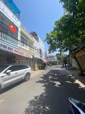 bán nhà tái định cư khu phước long a, đường rộng 10m, cách đường số 28 chỉ 20m. giá 5 tỷ 680