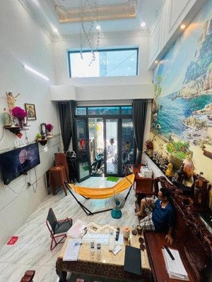 định cư úc bán căn trần hữu trang hẻm 4m cách mặt tiền 80m giáp quận 1 - quận 3 đắc đại