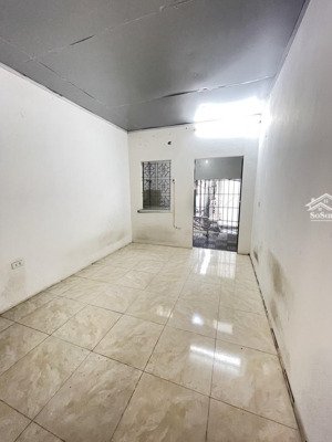 bán nhà riêng 33m2 x 2 tầng ngõ 79/40 cầu giấy, 5.85 tỷ, sổ đỏ chính chủ, ngõ ô tô con