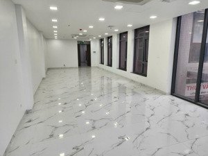 cho thuê vp tại trung tâm phố đẹp nhất phố địa chỉ 33 nguyễn sơn dt 79m2