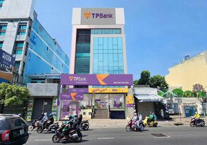 bán tòa nhà mặt tiền cộng hòa 11x28 hầm + 6 tầng cho thuê 250tr/tháng giá chỉ 92 tỉ