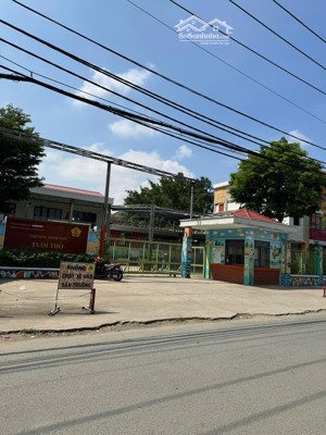 nắm chủ nhà đất p phú hữu giáp quận 2 giá từ 2,85 đến 4 tỷ sổ hồng xdtd bao sang tên 