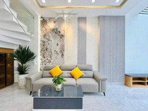 siêu phẩm nhà giá rẻ 1 tỷ550tr ở nguyễn tri phương, dĩ an cách kcn sóng thần2 5p đi xe,11tr/tháng.