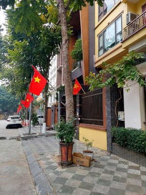 bán nhà mặt phố tại đường vạn phúc 63m2, giá 34 tỷ. tây hồ