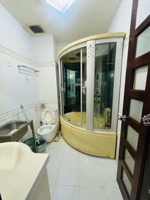 phòng kdc trung sơn (35m2, giá: 5,5 triệu/ tháng, cho thuê, gần bv nam sài gòn, trường học rmic
