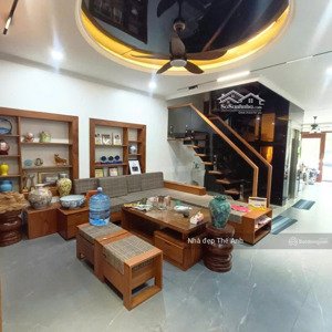 biệt thự hiện đại 6 tầng thang máy view trường học ngay trung tâm giang biên giá chỉ 22.3 tỷ