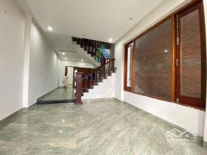 nhà đẹp 3 tầng nguyễn mậu tài - đối diện sân bóng, gần sông mát mẻ giá tốt