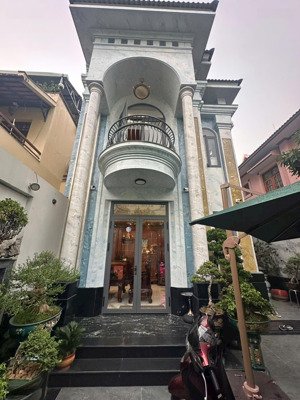 biệt thự đẳng cấp & sang trọng 8x21m 3 tầng gần aeon mall tên lửa giá chỉ 23.9 tỷ tl