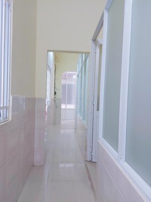 cho thuê nhà 2 phòng ngủ, hẽm xe hơi, 923 lê văn lương, giá 6tr8