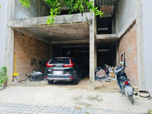 bán căn nhà phân lô - ô tô tránh - dt 100m2, mt 6.6m - đã hoàn công - tại lê văn lương