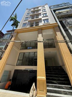 Cho thuê tòa văn phòng Kim Mã 300m2x 8 tầng thang máy, mặt tiền 10m.