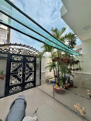 hot! giảm 2 tỷ biệt thự hoàng ngân q8 - gara oto - đường 10m - sát võ văn kiệt- 15p q1- chỉ 13t