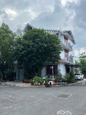 bán nhà biệt thự 4pn, 5wc tại sadeco ven sông, 27,5 tỷ, 131m2, giá tốt, uy tín