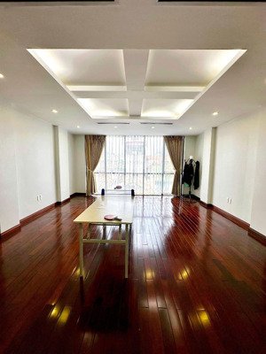 bán nhà mặt phố hoàng ngân nhân chính. đoạn đẹp. dt 71m2x5t thông sàn. lô góc. mặt tiền 5.5m.