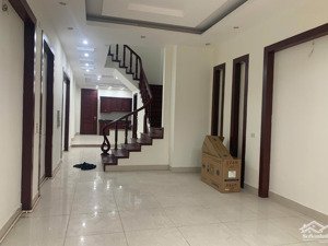 cho thuê nhà mặt phố hoàng quốc việt, 70m2, 5 tầng, vp, kd hàng quán, 36tr