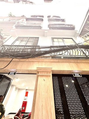 bán nhà ngõ kim mã -(gần đại sứ quán thụy điển - gần phố giang văn minh). dt 64m2 - mặt tiền 6m