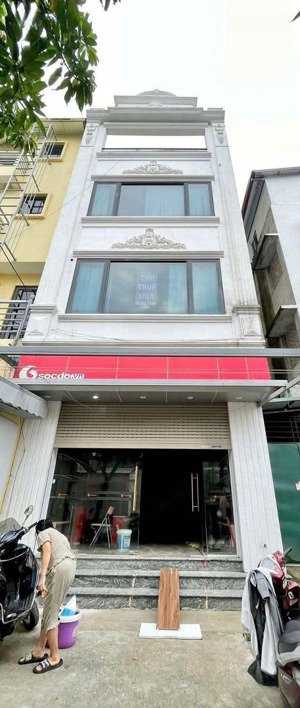 cho thuê nhà thiên hiền dt 65m2 x 4,5 tầng, mt 5m, chia 2p/ tầng, điều hòa nóng lạnh giá 28tr