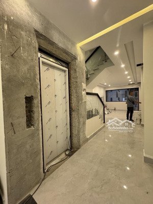 hoàng cầu - 62m - ô tô đỗ vỉa hè - thang máy