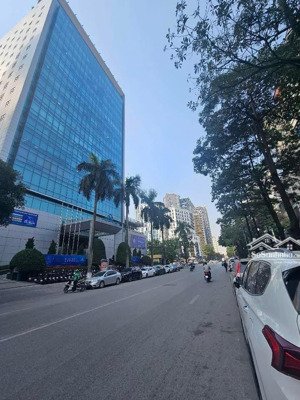 bán nhà mp duy tân - dịch vọng hậu: 656m2, mặt tiền 18m, vị trí đắc địa, full thổ cư, giá 200 tỷ