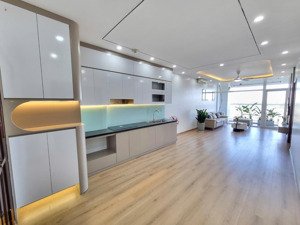 chính chủ bán căn hộ 3 ngủ tầng 5 nhà vuông đẹp cc coma 6 dream tower. lh 