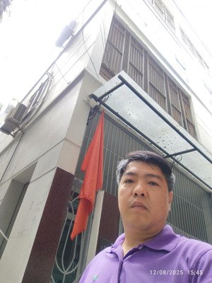 cần bán căn nhà trung tâm q.tx cũ 90m2 x 4 tầng - lô góc - gần phố - ô chờ thang máy