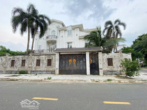 biệt thự góc khu tên lửa ngay công viên 28x20m - 3 tầng giá chỉ 65 tỷ thương lượng