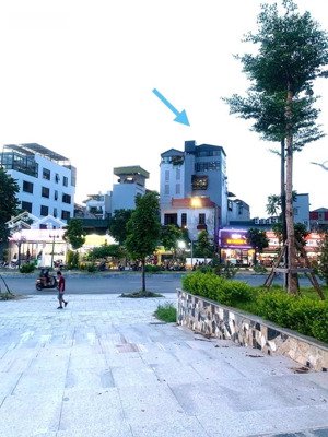 bán nhà mặt phố ngọc thuỵ - long biên 70m2 gara ô tô vỉa hè kinh doanh view vườn hoa đường 40m