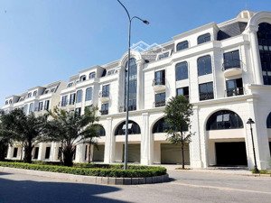 bán shophouse thịnh vượng dự án hinode royal park. diện tích 135m2 giá 36 tỷ. liên hệ: 