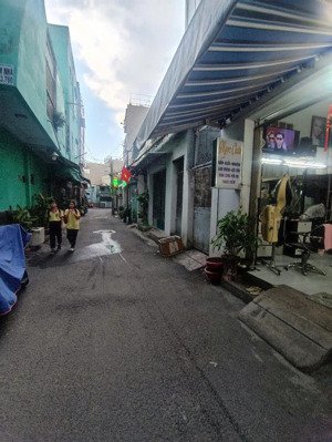 giá siêu mềm-nhà đẹp xây kiên cố-dt: 4,8mx20m-trệt+1 lầu trục đường quang trung p.10 gò vấp