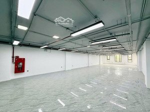 cho thuê nhà mặt phố đê la thành- ba đình- dt 100m2 x 7 tầng thang máy thông sàn- giá 65tr/tháng