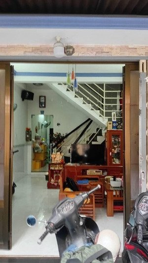 hẻm xe hơi lạc long quân phường 10 tân bình. 60m2, 4 x 15m x 4 tầng. 7,9 tỷ