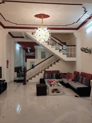 bán nhà 2 tầng mt hoàng dư khương giá tốt