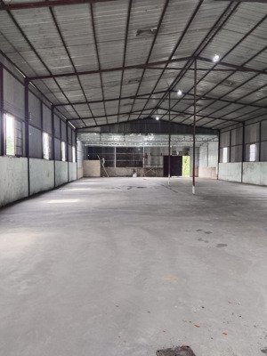 cho thuê nhà xưởnng xuân thới đông hóc môn, dt xưởng 1200m2, giá 60tr/tháng
