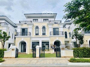 cần bán 3-4/7 căn verosa, hhmg 1%