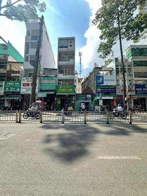 bán nhà mt nguyễn chí thanh đối diện bv chợ rẫy , quận 11 , 81,3m2 , 5 tầng , 46 tỷ tl