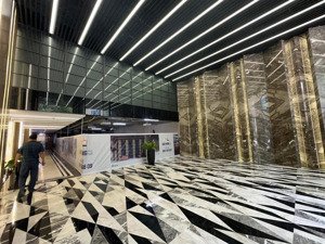 mặt phố vip đội cấn - tòa văn phòng 10 tầng - dòng tiền khủng - độc quyền - sổ chính chủ