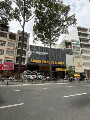bán nhà mt ba tháng hai_cao thắng, p11, q10. dt: 18x28m. nh:22m. gía bán 299 tỷ bớt lộc