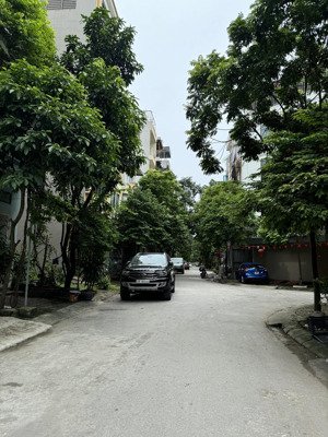 nhỉnh 12tỷ sở hữu nhà 4 tầng 1 tum liền kề dịch vụ mậu lương kiến hưng hà đông hn