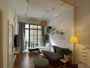 cho thuê chcc kim hồng , q.tân phú , dt 82m2 , 2pn + 2wc , giá 8,5tr/th