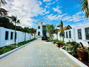 bán gấp căn biệt thự gần sân bay liên khương 800m2 đường ô tô, nhà sân vườn dọn vào ở ngay